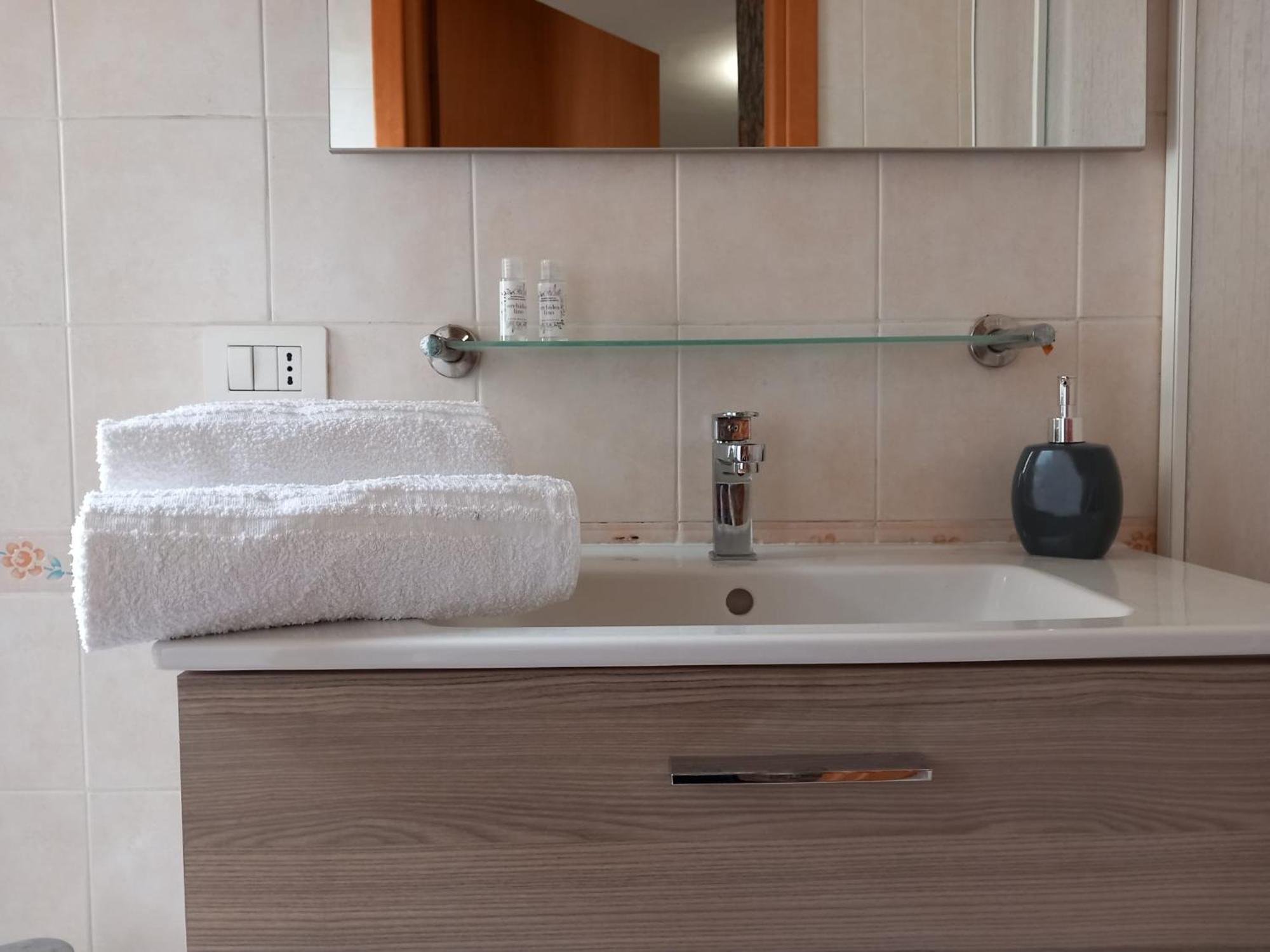Baaria Porto Rooms Milazzo Eksteriør billede